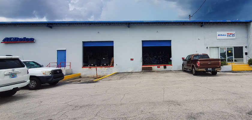 2043 - Local comercial de Pinellas South