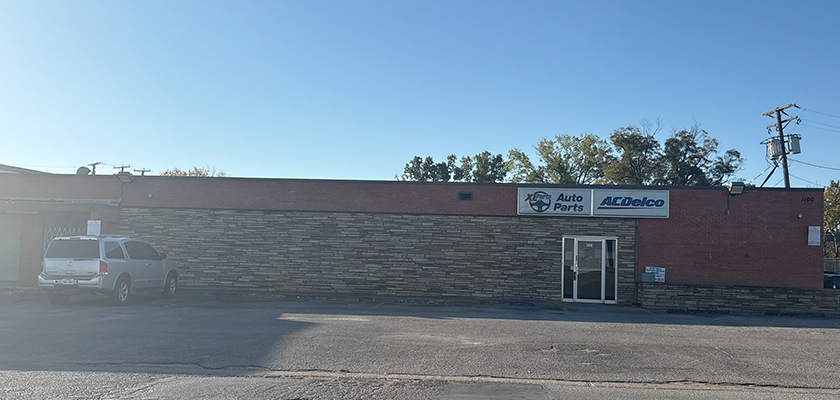 0111 - Local comercial de la Avenida East