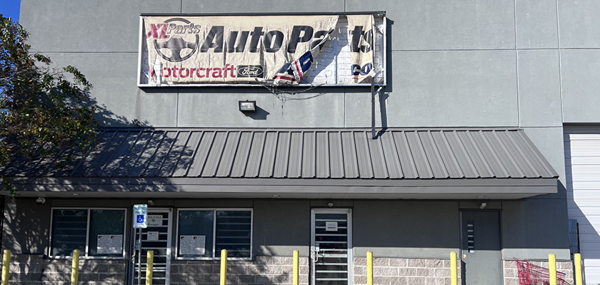 0024 - Local comercial en Lee Rd.