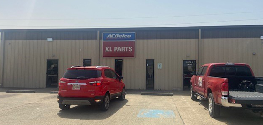 0031 - Local comercial en Auto Pkwy